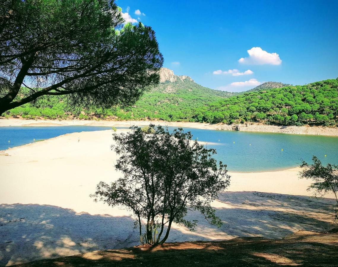 Retiro Chic Frente Al Lago - A 1 Hora De Madrid, Pantano De San Juan ซาน มาร์่ติน เด วาลเดเกลเซียส ภายนอก รูปภาพ