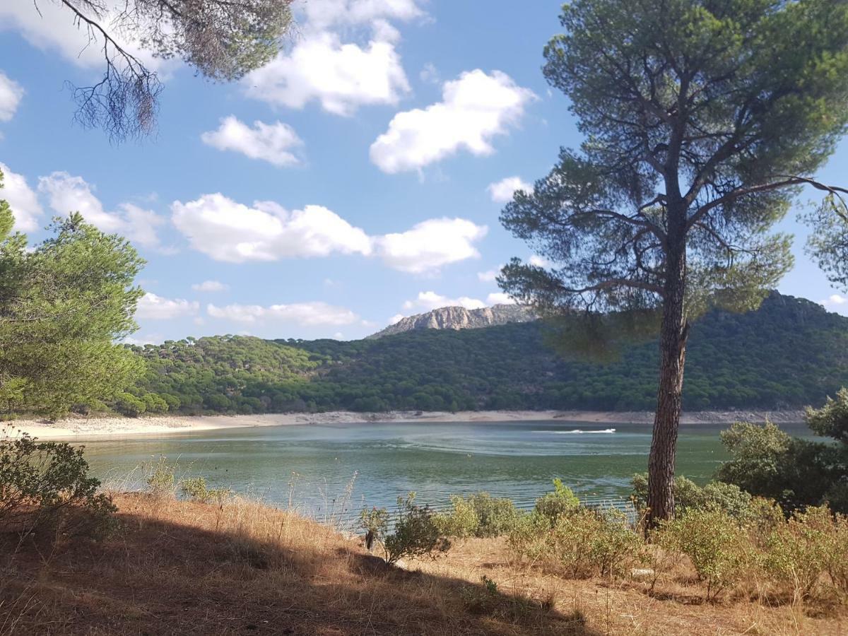 Retiro Chic Frente Al Lago - A 1 Hora De Madrid, Pantano De San Juan ซาน มาร์่ติน เด วาลเดเกลเซียส ภายนอก รูปภาพ